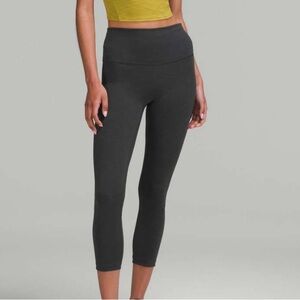 lululemon Wunder Train High-Rise Crop 23" leggings size 6